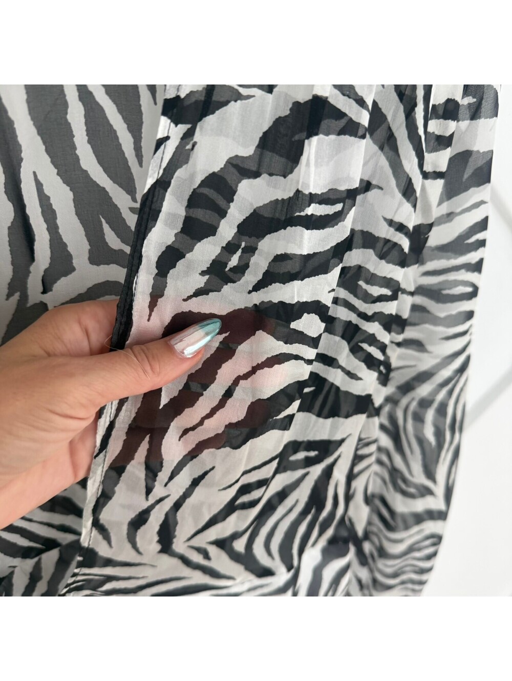 Chasing Unicorns Zebra Print Silk Long Sleeve Coverup Vacation Dress Size M - Picture 5 of 7